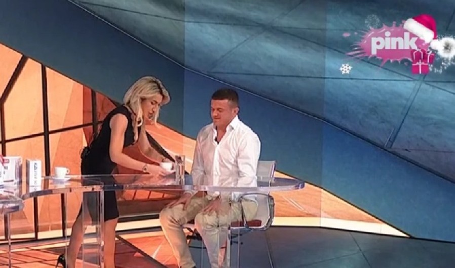 JOVANA JEREMIĆ UGOSTILA TIGRA U JUTARNJEM PROGRAMU Voditeljka pred kamerama uradila novom partneru jedno, nisu skidali osmeh sa lica (FOTO)