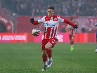 TRIJUMFALAN ZAVRŠETAK 2025. GODINE Crvena zvezda na maglovitoj "Marakani" rutinski upisala pobedu protiv Lalatovićeve Mladosti