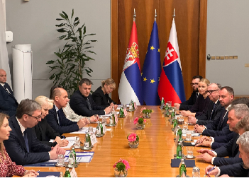 VUČIĆ NA SASTANKU SA PELEGRINIJEM Održan svečani doček ispred Palate Srbija, crveni tepih, himna i počasna garda, a onda važno obraćanje