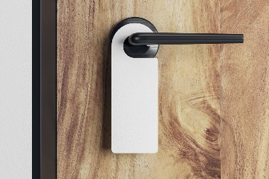 HIT FOTKA Ostavio poruku na vratima, pa olakšao posao lopovima - ljudi plaču od smeha kad je vide