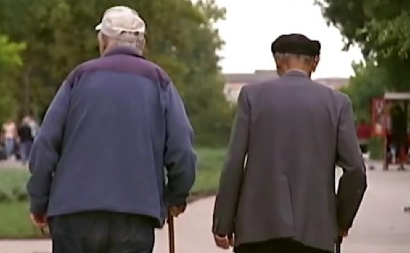 OVI PENZIONERI ZA BOŽIĆ DOBIJAJU 70 EVRA: Sjajna vest stigla i za njih