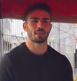 ŽENE ODLEPILE ZA OVIM MACANOM Ulični prodavac kukuruza napravio OPŠTU POMETNJU među pripadnicama lepšeg pola (VIDEO)