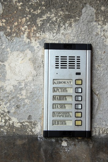 DA LI NOSITE PREZIME SRPSKIH PLEMIĆA? Proverite spisak i saznajte da li ste kraljevske krvi!