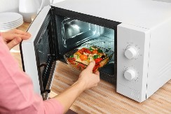 OVIH 5 NAMIRNICA NE SMETE PODGREJAVATI U MIKROTALASNOJ  Izgubiće ukus, a vi ćete nakon toga moći samo da ih bacite