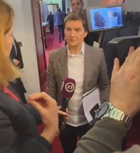 BRNABIĆ DEMOLIRALA ANTISRPSKU NOVU S: Da li ćete mi se izviniti za objavljenu laž da sam pretila studentima? (VIDEO)