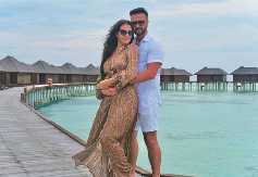 JOŠ JEDAN RAZVOD NA ESTRADI Pevač stavio tačku na dvogodišnji brak, o njihovoj svadbi brujao je region!