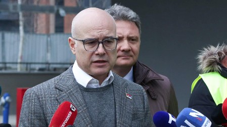 PREMIJER VUČEVIĆ U OBILASKU LOŽIONICE „Kruna dugogodišnjeg rada“