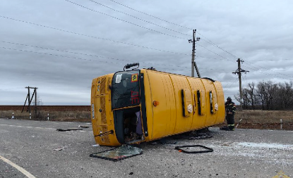TRAGEDIJA! JEDNO DETE (10) POGINULO, VIŠE UČENIKA POVREĐENO Težak udes školskog autobusa u Rusiji (FOTO/VIDEO)