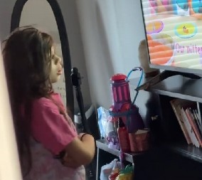 PORODICA SE PRETVARALA DA DEVOJČICI NIJE ROĐENDAN Razlog za to je bolan, nateraće vam suze na oči! (VIDEO)