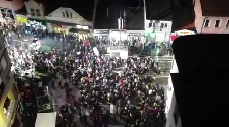 VIJORE SE SRPSKE TROBOJKE Fantastična atmosfera u Jagodini (VIDEO)