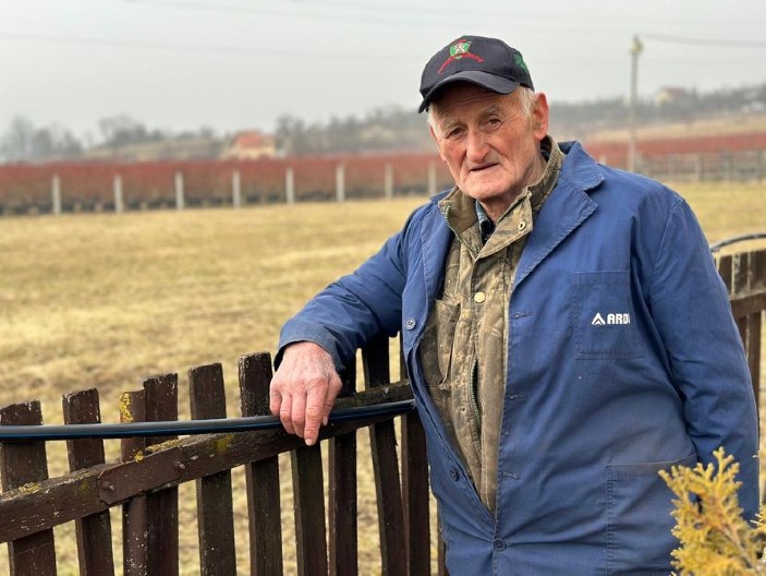 U sezoni Miloradu treba 40 radnika: On gaji "plavo zlato" Srbije!