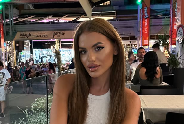 PROMENILA POL, A SADA POZIRALA BEZ BRUSA! Nikolina Kovačević šokirala izdanjem, a evo koji poznati muškarac je lajkuje (FOTO)