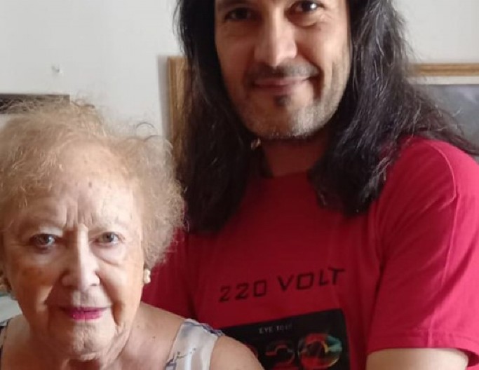 SA 16 GODINA ZALJUBIO SE U 45 GODINA STARIJU ŽENU Danas proslavljaju 20 godina braka, a ljubav je jača nego ikada! (FOTO)