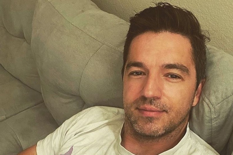 "NEĆE ME DOČEKATI SA POLICIJOM" Bio je omiljeno TV lice, pobegao iz Srbije nakon što ga je bivša prijavila za nasilje, a sada konačno priznao sve!