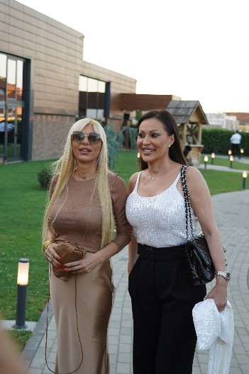 NIKO NIJE ZNAO ČIME SE BAVI CECINA SESTRA Lidija Ocokoljić na visokoj funkciji, sve se saznalo, a dve decenije živi u Cecinoj vili