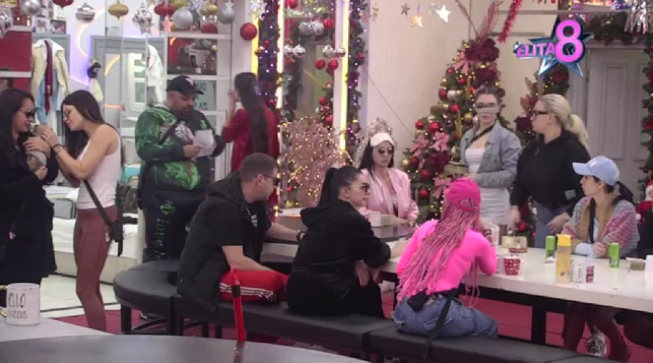 HITNO SAOPŠTENJE PRODUKCIJE! Oni moraju da napuste Belu kuću, stiglo i pismo Velikog šefa!