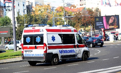 ''BOK JOJ SE ISKRIVIO, KRVARILA JE''! KARAMBOL NA NOVOM BEOGRADU: 18 povređenih u sudaru autobusa - očevici prisustvovali jezivoj sceni!