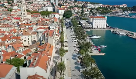 DRAMA U SPLITU Kolima sleteo u Jadransko more, ljudi skakali u vodu da ga spasu, stigla tragična vest