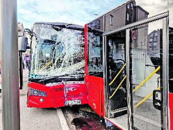 "AUTOBUS JE PROLETEO NA DESET SANTIMETRA OD MENE" Istraga o udesu sudara dva autobusa u toku, povređeni iz udesa su u dobrom stanju