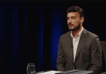 HOĆE DA POSTANE SULTAN UMESTO SULTANA: Jovanović sinoć „zabio nož u leđa“ Milu Božoviću