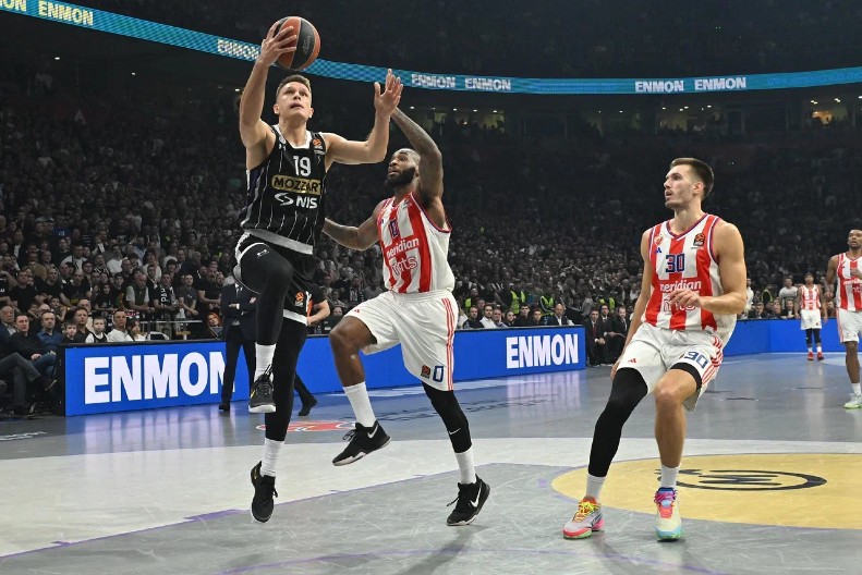 NIKAD LUĐA SITUACIJA NA TABELI Paklen raspored u Evroligi do kraja regularnog dela: Evo šta očekuje Zvezdu i Partizan