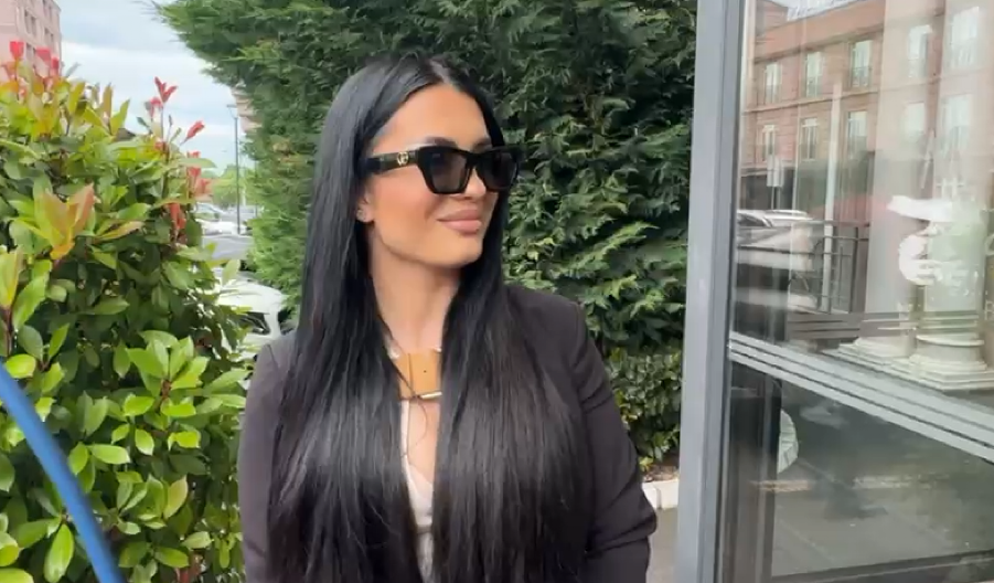 PEVAČICA SA 19 GODINA KUPILA TRI NEKRETNINE Sve koleginice posavetovala da pametno ulažu novac