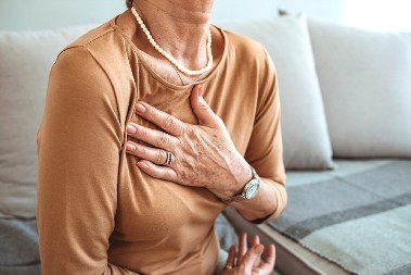 ČEST PROBLEM KOJI IMAJU LJUDI POSLE 60. GODINE NIJE NAIVAN Može da bude znak bolesti srca, a nema veze s tim organom