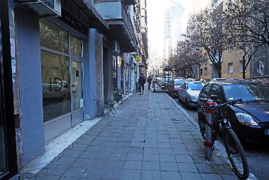 PRVE SLIKE SA MESTA NAPADA NA POLICAJCA Razulareni mladić nožem posekao policijskog službenika (FOTO)