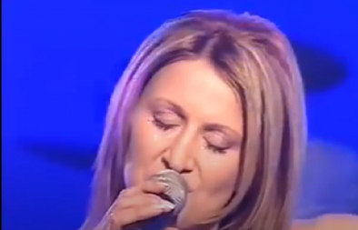 SUPRUGA I DETE SAHRANILA, PA OBOLELA OD TEŠKE BOLESTI! Pevačica nakon borbe promenila život iz korena, a evo čime se danas bavi