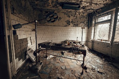 RUŠEVINE BOLNICE OTKRILE JEZIVU TAJNU Pronađene tegle stare 50 godina, a od njihovog sadržaja će vam se prevrnuti želudac!