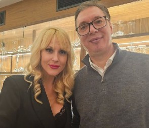 "VELIKI BORAC I IZUZETAN ČOVEK" Glumica Iva Štrljić objavila fotografiju sa predsednikom Vučićem