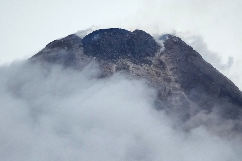 NESREĆA NA NEBU, SRUŠIO SE AVION! Četiri osobe nastradale, policija istražuje slučaj