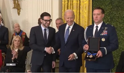 TRAMPOV SIN ODGOVORIO NA ŽALOPOJKE: Kukate na Maska a ne smeta vam Soroš?