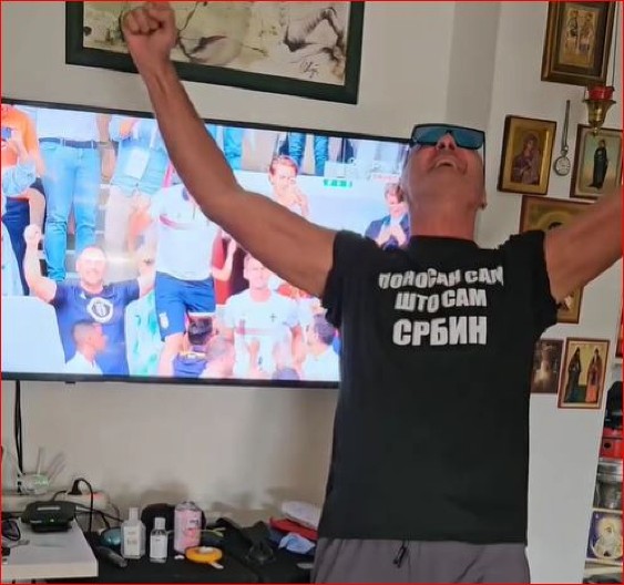 NAŠ PEVAČ GODINAMA KRIO DA IMA VANBRAČNU ĆERKU! Ona napustila Srbiju, a onda se otkrilo u kakvim su odnosima