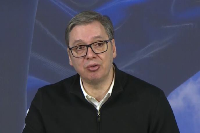 VUČIĆ O SMANJENJU ŠKOLARINA Škole su za decu, moramo se boriti za pobedu pristojne Srbije!