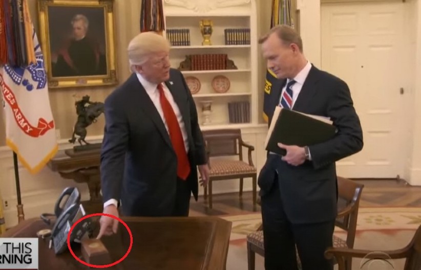 NIJE ONO ŠTO MISLITE! Ovo je TAJNA dugmeta na stolu Donalda Trampa u Beloj kući!