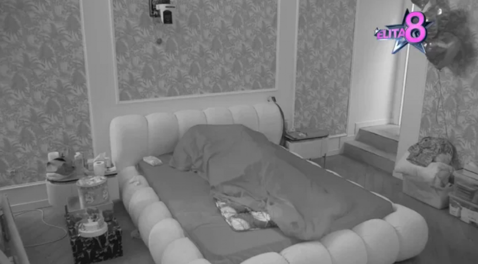 PEJA NE SILAZI SA ENE ČOLIĆ Vrelom akcijom zatresli hotel, ona ne krije zadovoljstvo!