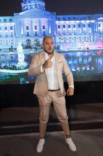 LOŠE VESTI O FILIPU CARU! Ne može više da izdrži, saopštio svima da odlaze!