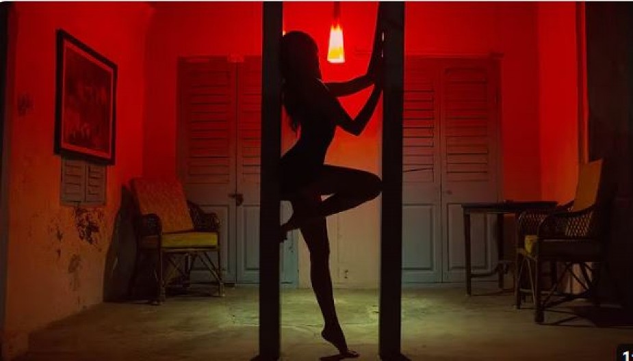 BOSANACA PONEO BOMBONJERU I KAFU U JAVNU KUĆU: Svi su mu se smejali: "Momak, nisi kod tetke na selu"