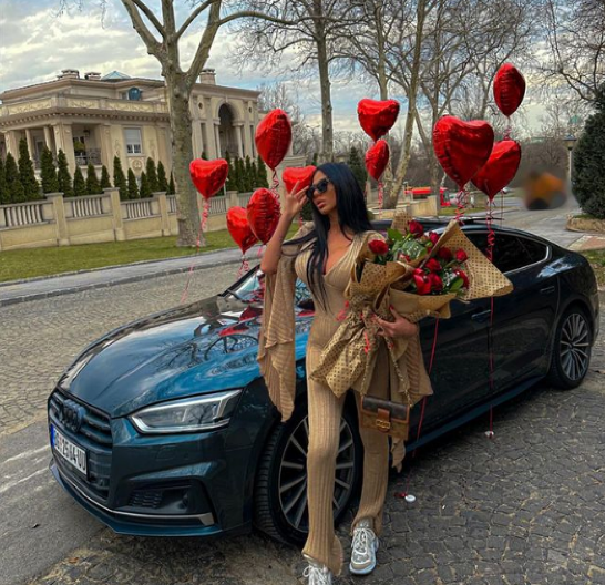 "LAKŠE MI JE DA SA NEKIM IMAM ODNOS SAT VREMENA NEGO..." Isplivao snimak poznate starlete, hapšena je zbog podvođenja!