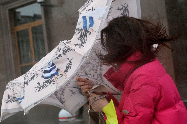 PLJUŠTAĆE, STIŽE NAM OZBILJNO NAOBLAČENJE Zna se kad se skroz kvari vreme, U OVOM DELU SRBIJE JE OPASNO