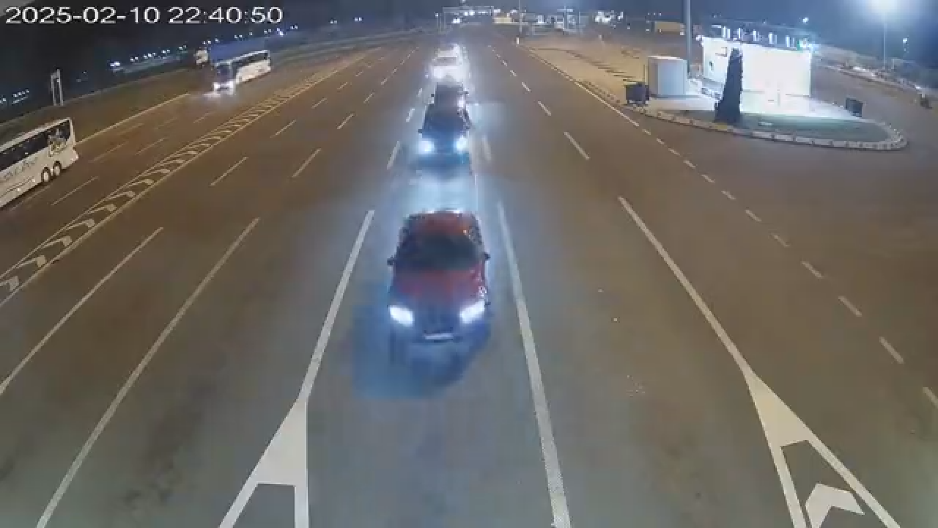 OBAVEŠTENJE ZA VOZAČE Kamioni na ovom graničnom prelazu čekaju tri sata (FOTO)