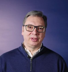 PREDSEDNIK VUČIĆ POSLAO MOĆNU PORUKU "Na Sretenje u Sremskoj Mitrovici, da pokažemo da nikada nikome nećemo dati našu zemlju!" (VIDEO)