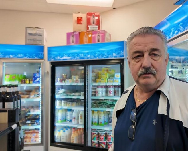 Dragan u Americi razvio biznis, dolari samo kaplju: Prodaje ono što mnogi Srbi obožavaju, i to usred Holivuda (VIDEO)