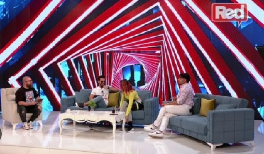 RAZVEO SE POZNATI ESTRADNI PAR Svi su mislili da im je brak idealan, ovome se niko nije nadao!