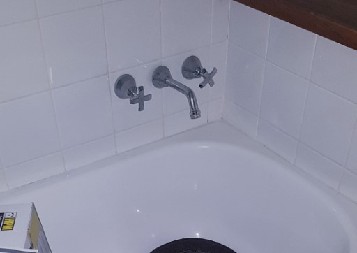 OVAJ ALAT ZA ČIŠĆENJE NAJKORISNIJI U KUPATILU Profesionalna čistačica otkrila da ga najviše koriste bogati ljudi