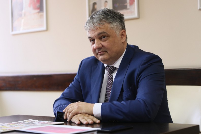 JEDNA OD NAJVEĆIH TRANSAKCIJA U ISTORIJI SRBIJE Lučić o akviziciji dela Junajted Grupe: Danas je veliki dan za Telekom Srbije