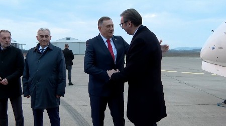 VUČIĆ STIGAO U BANJALUKU Srbija i Republika Srpska prvi put zajedno slave Dan državnosti (FOTO)