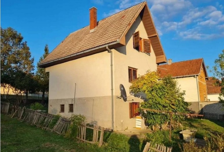 Aleksandar prodaje kuću i imanje za 25.000 evra, a nadomak je velkog srpskog grada (VIDEO)