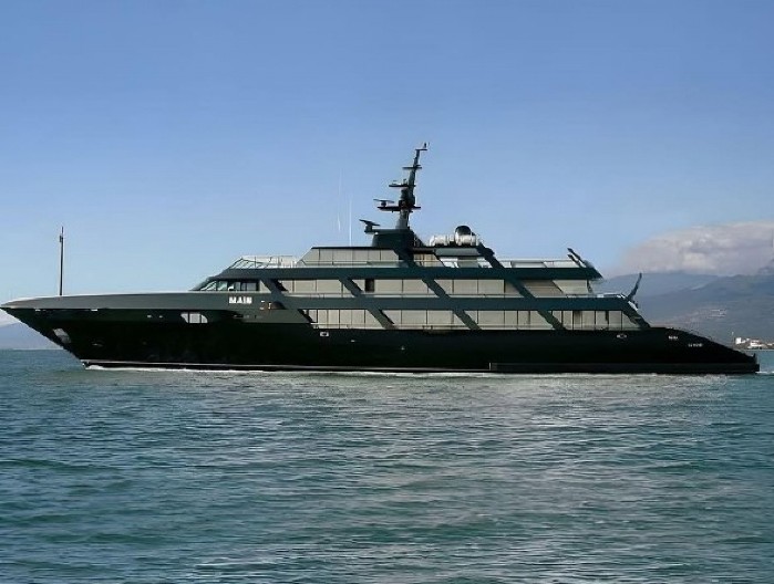 NIJEDNOM NIJE BIO ZADOVOLJAN Armani je dizajnirao superjahtu samo za sebe (FOTO)